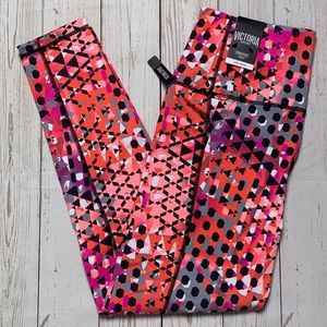 Victoria’s Secret Sport Knockout Tight legging NWT